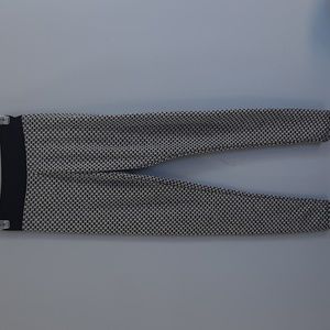 Scrunchie Butt Leggings ~ Small